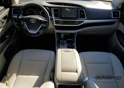 2019 Toyota Highlander Le z USA, uszkodzony, nr VIN 5TDZARFH0KS043761